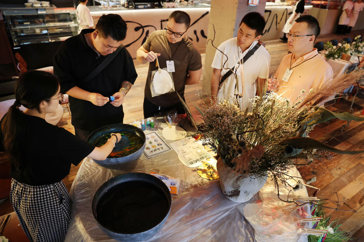 DH24 SALES S Chengdu Travelpro 16