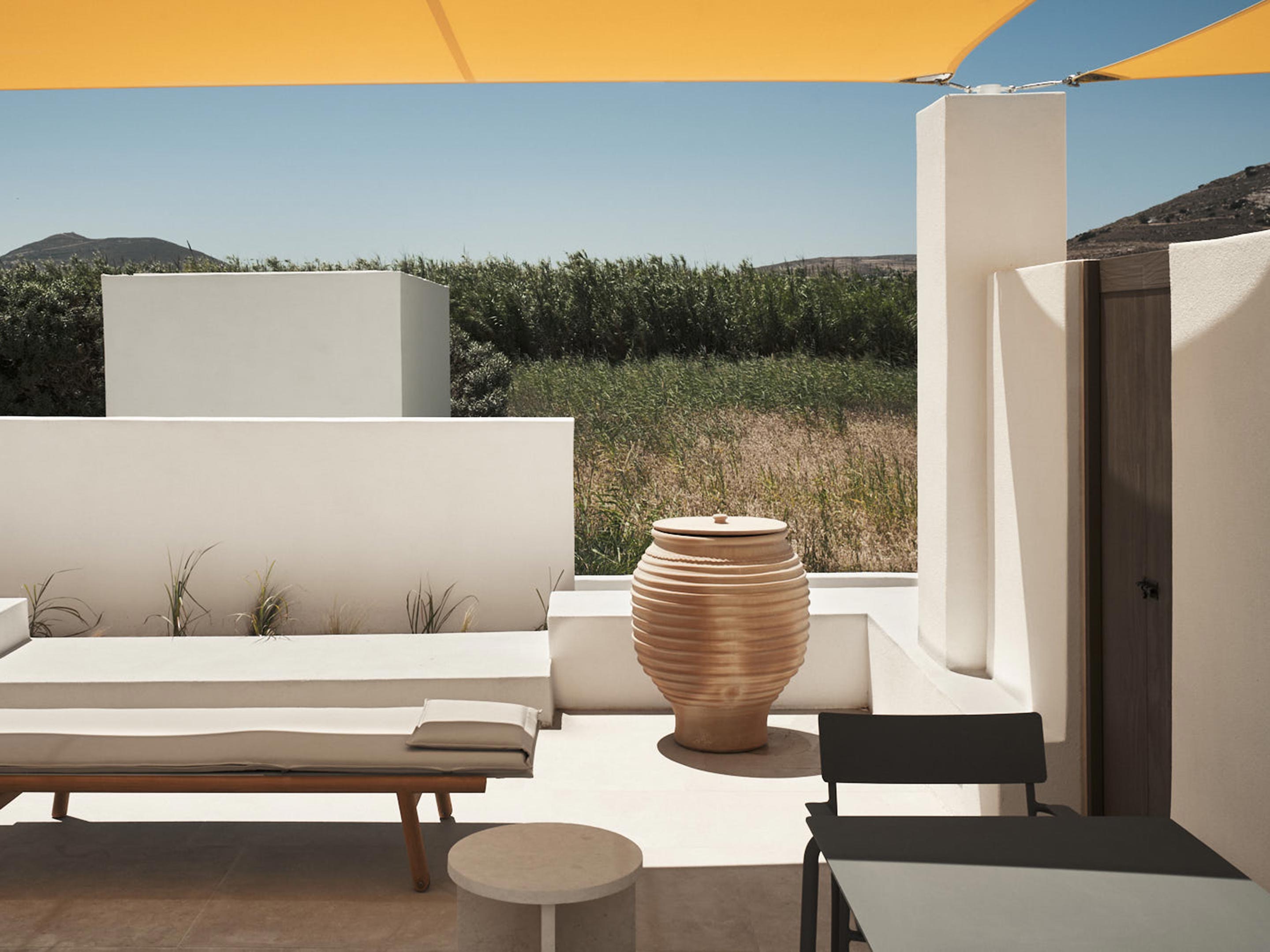 Parilio Rooms in Paros