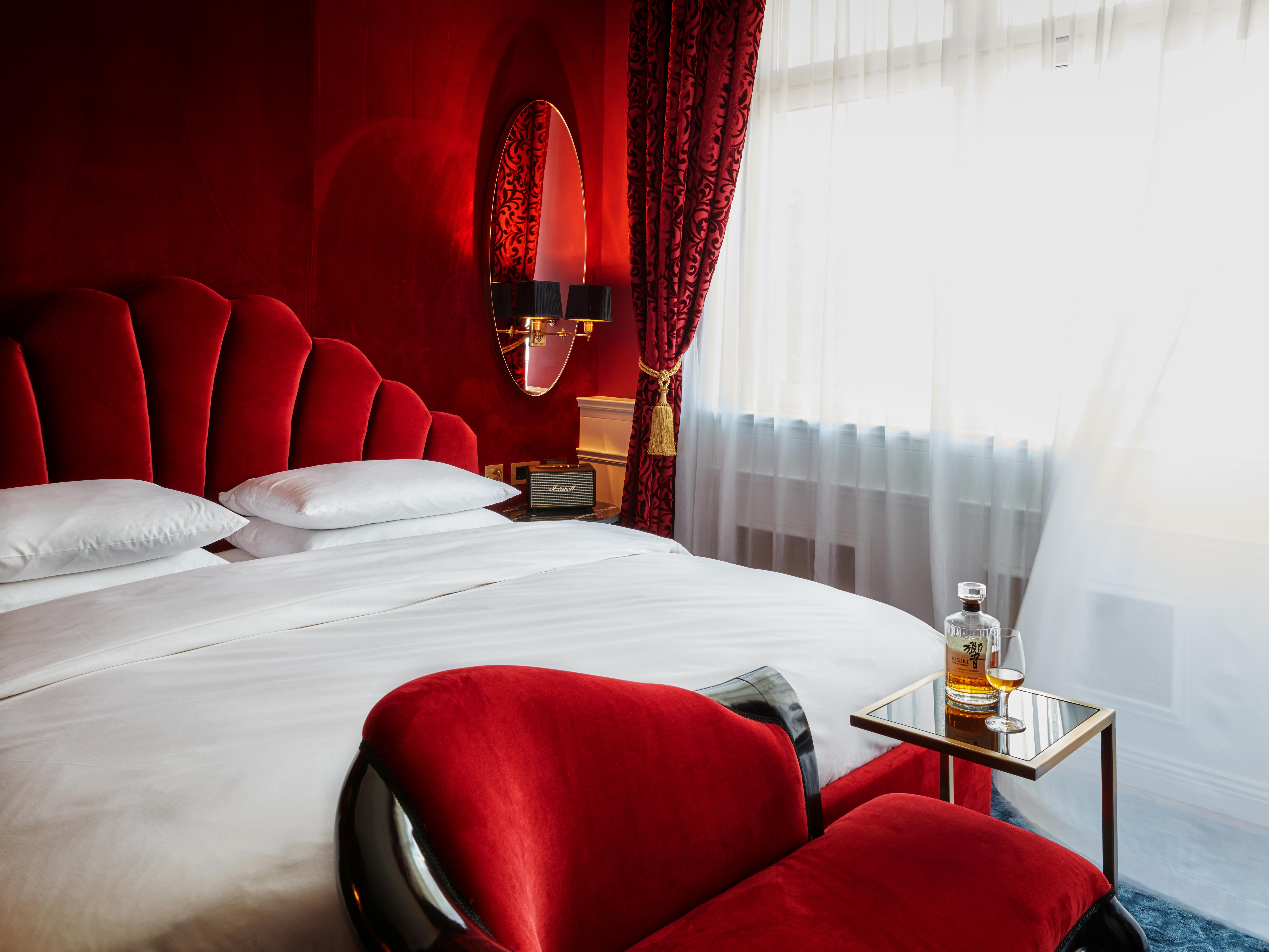 Bellevue, Provocateur