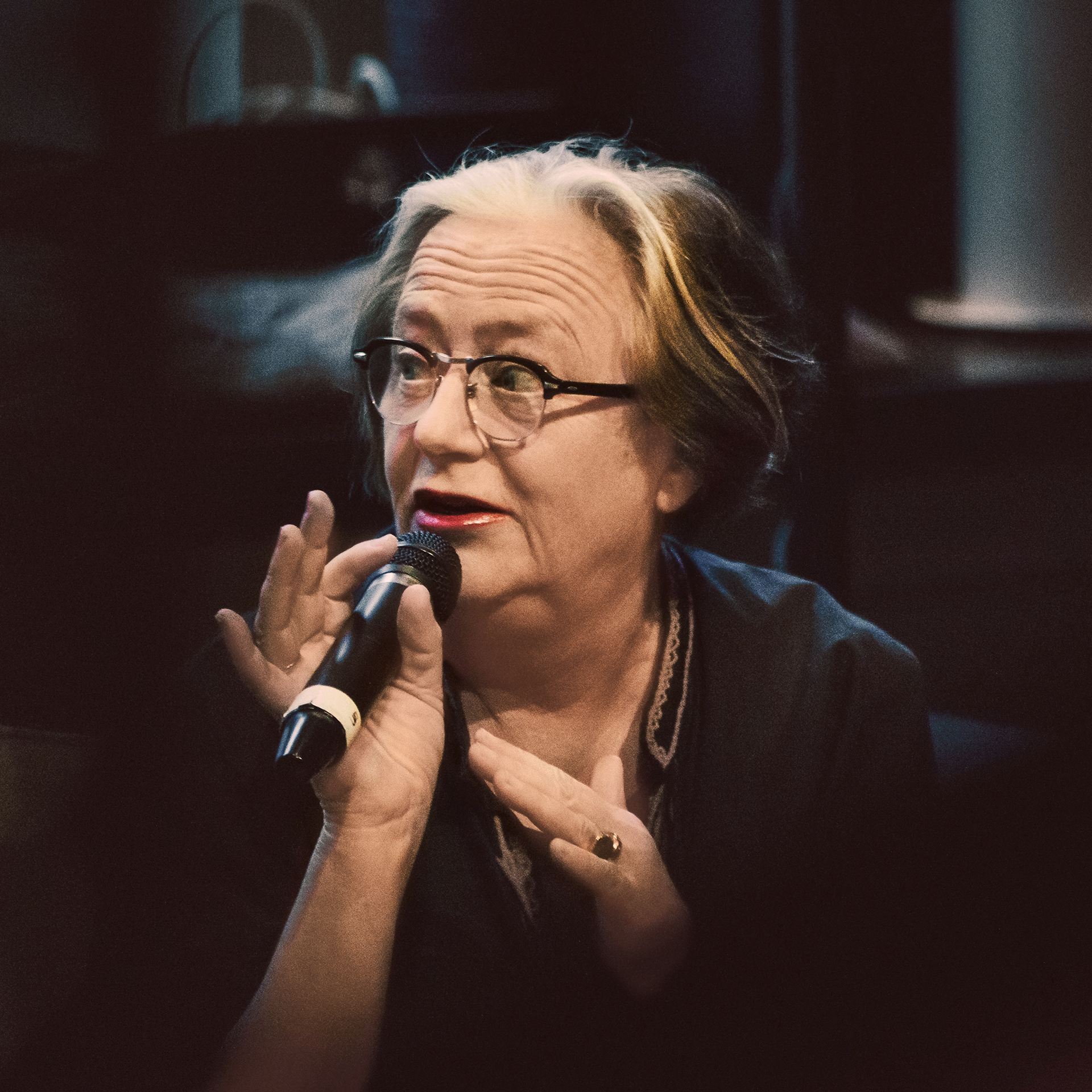 5Cf540263b29a2318326699c Residents Li Edelkoort P 1080