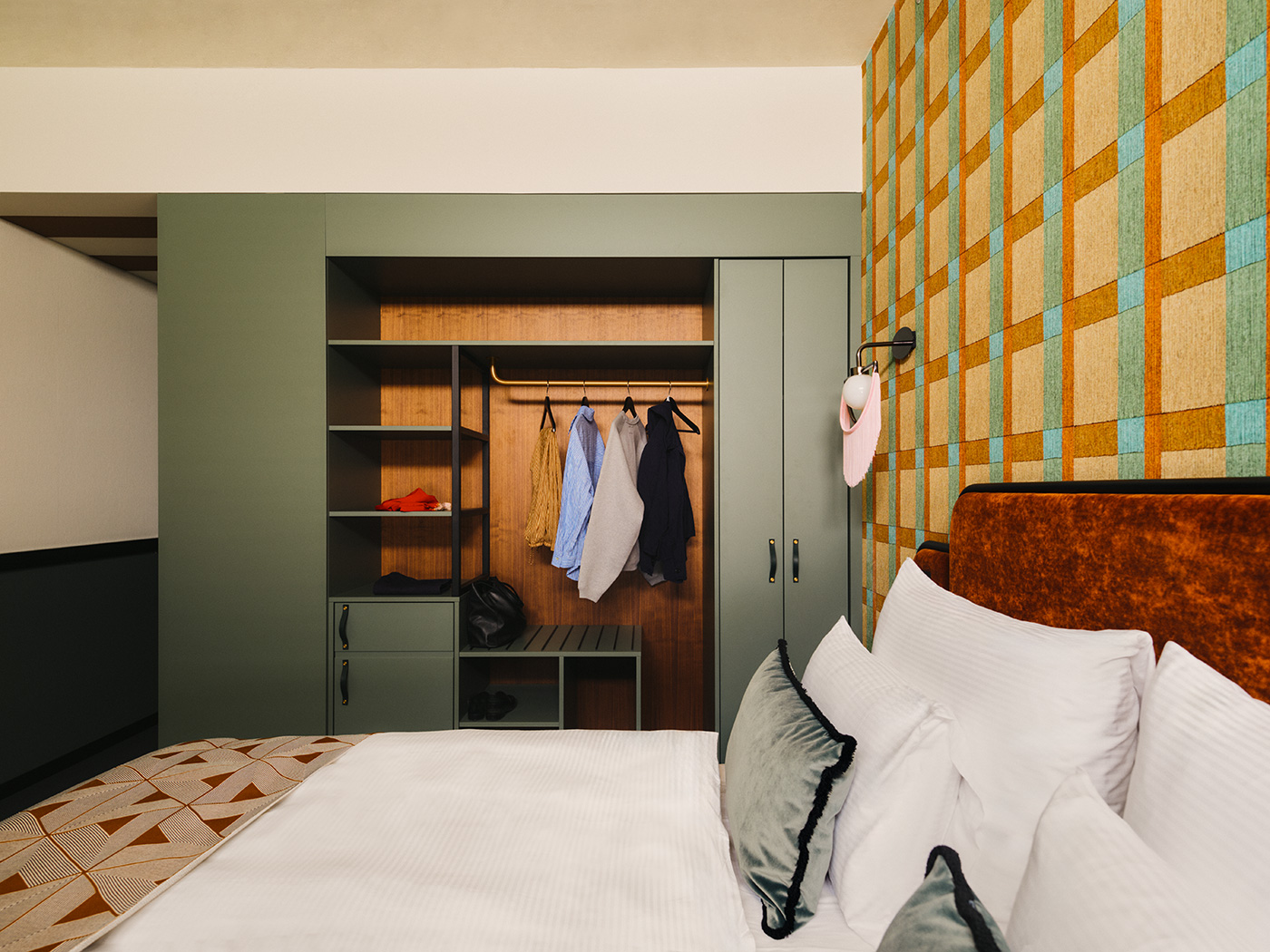 The Home Superior Regular R 01