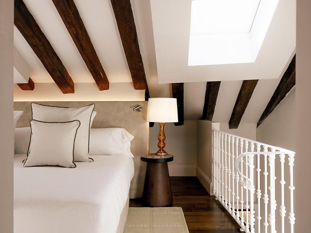 Hospes Puerta Alcala Junior Suite R 04