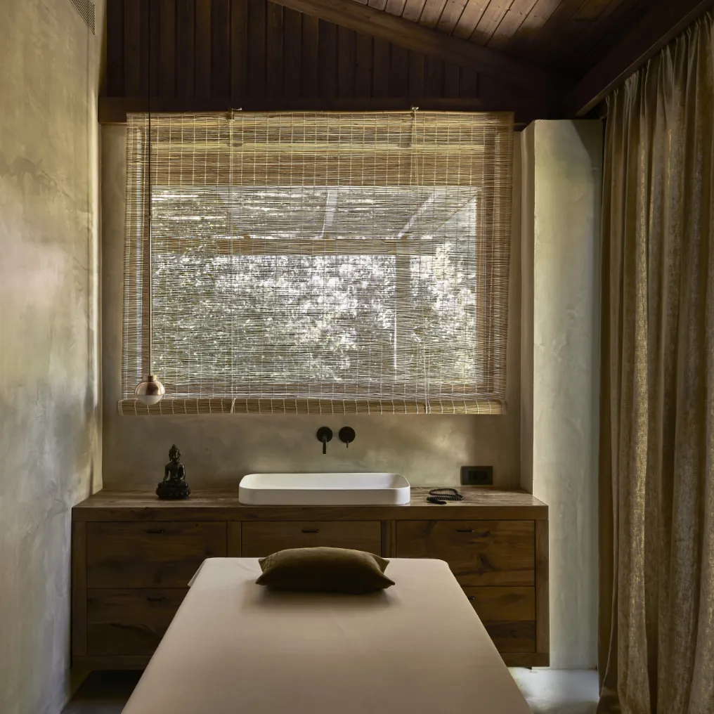 Phaea Cretan Malia Theme Box 06 Wellness 2