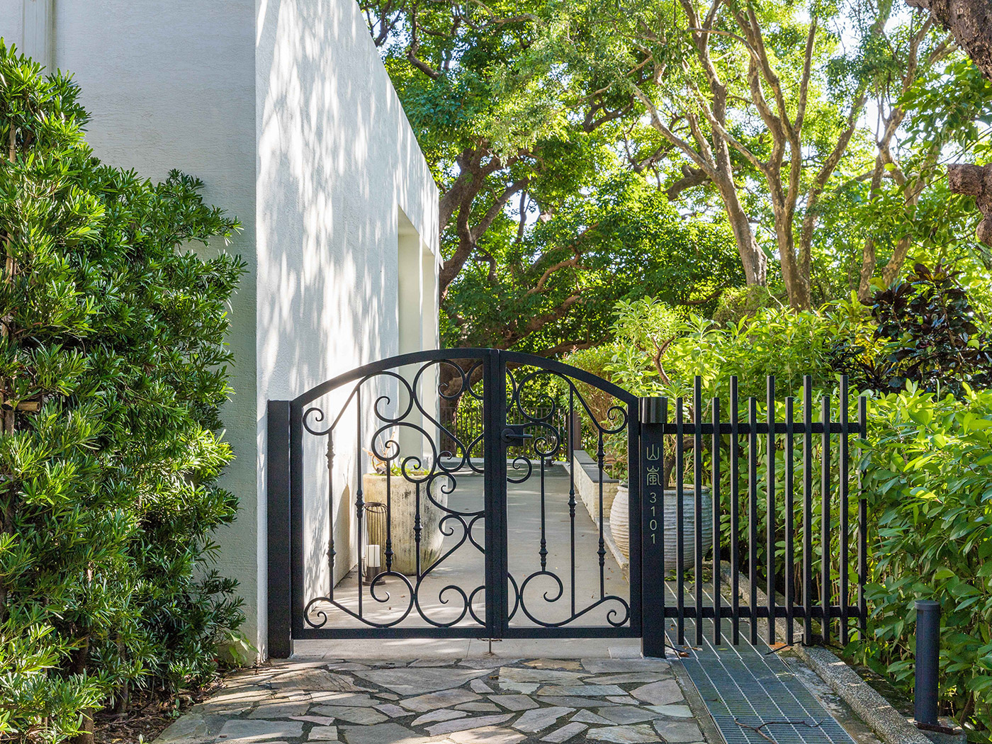 Gloria Manor Grand Gloria Suite R 06