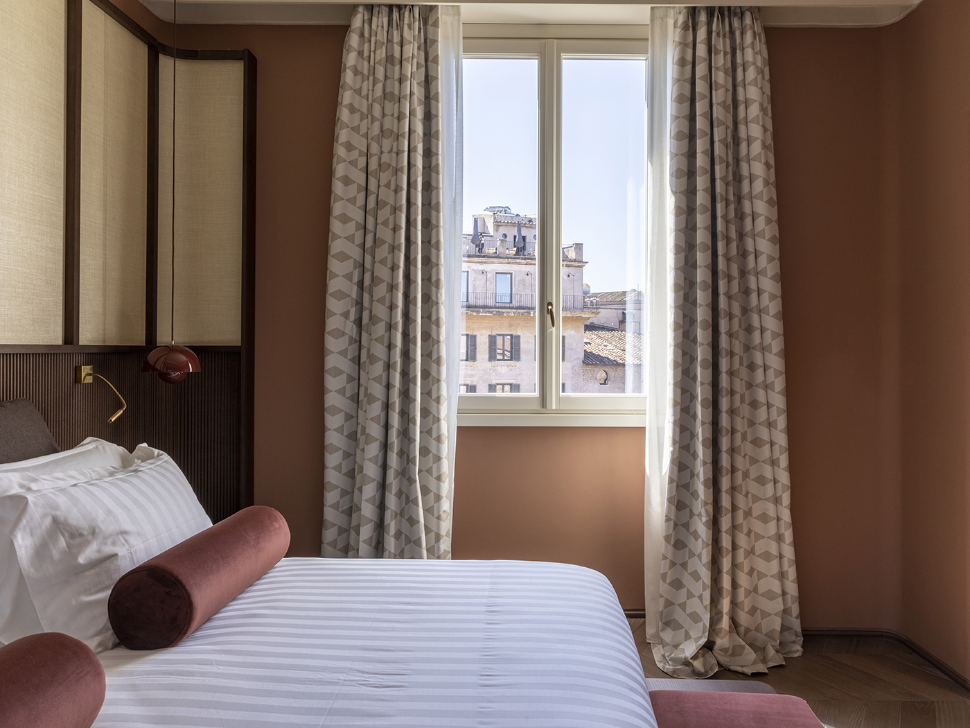 Palazzo Velabro Rome View Deluxe Suite R 01