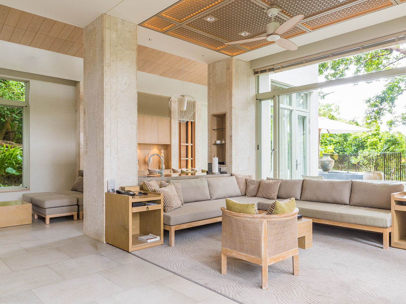 Gloria Manor Grand Gloria Suite R 01 (1)