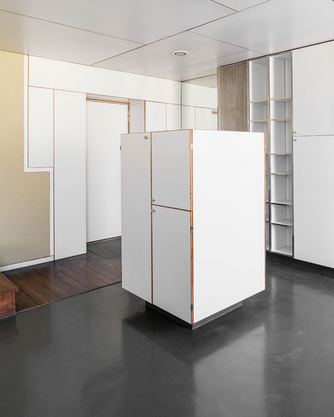 010 BF Forgotten Architecture