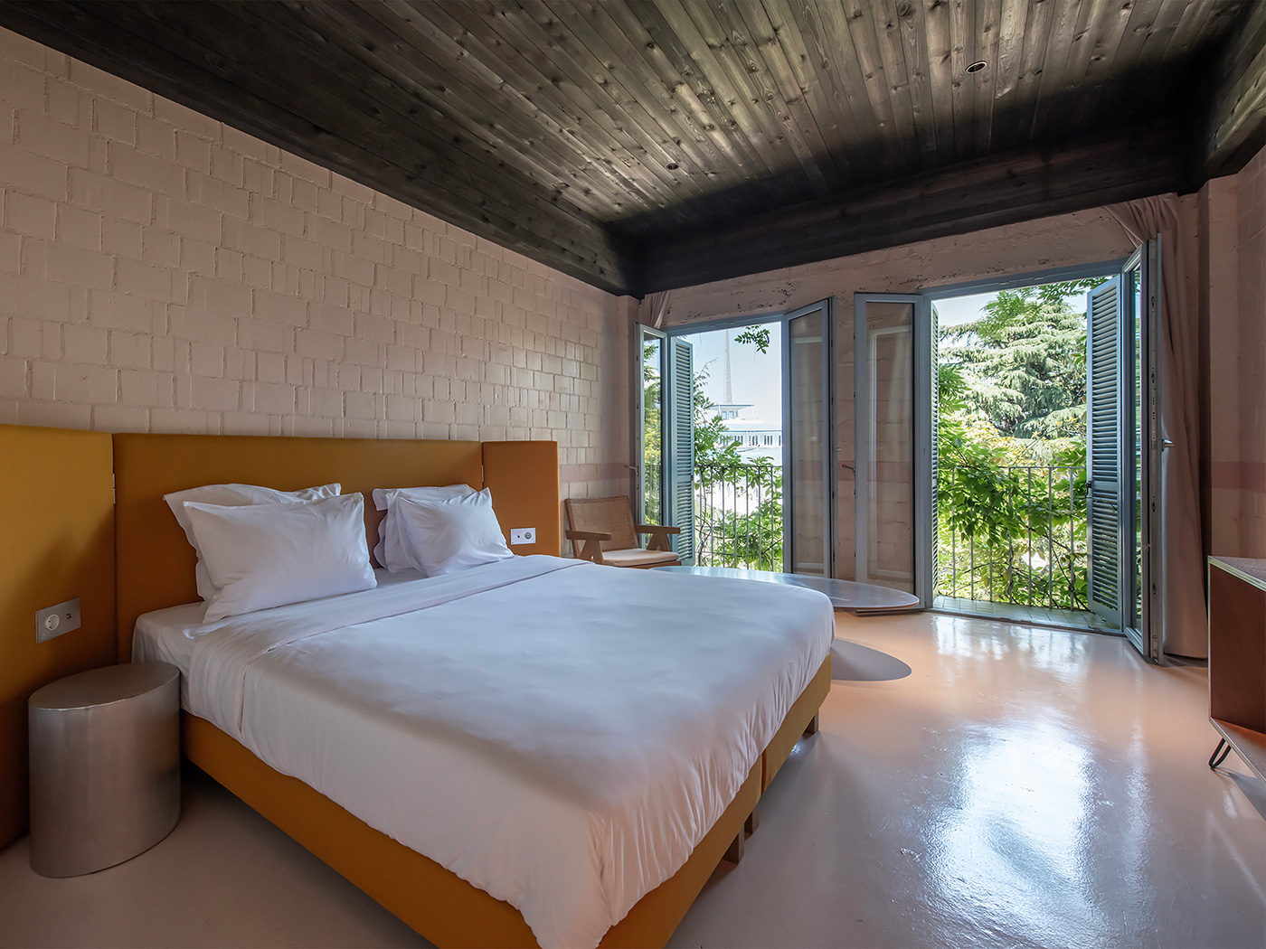 Rooms Batumi Junior Queen Room R 01