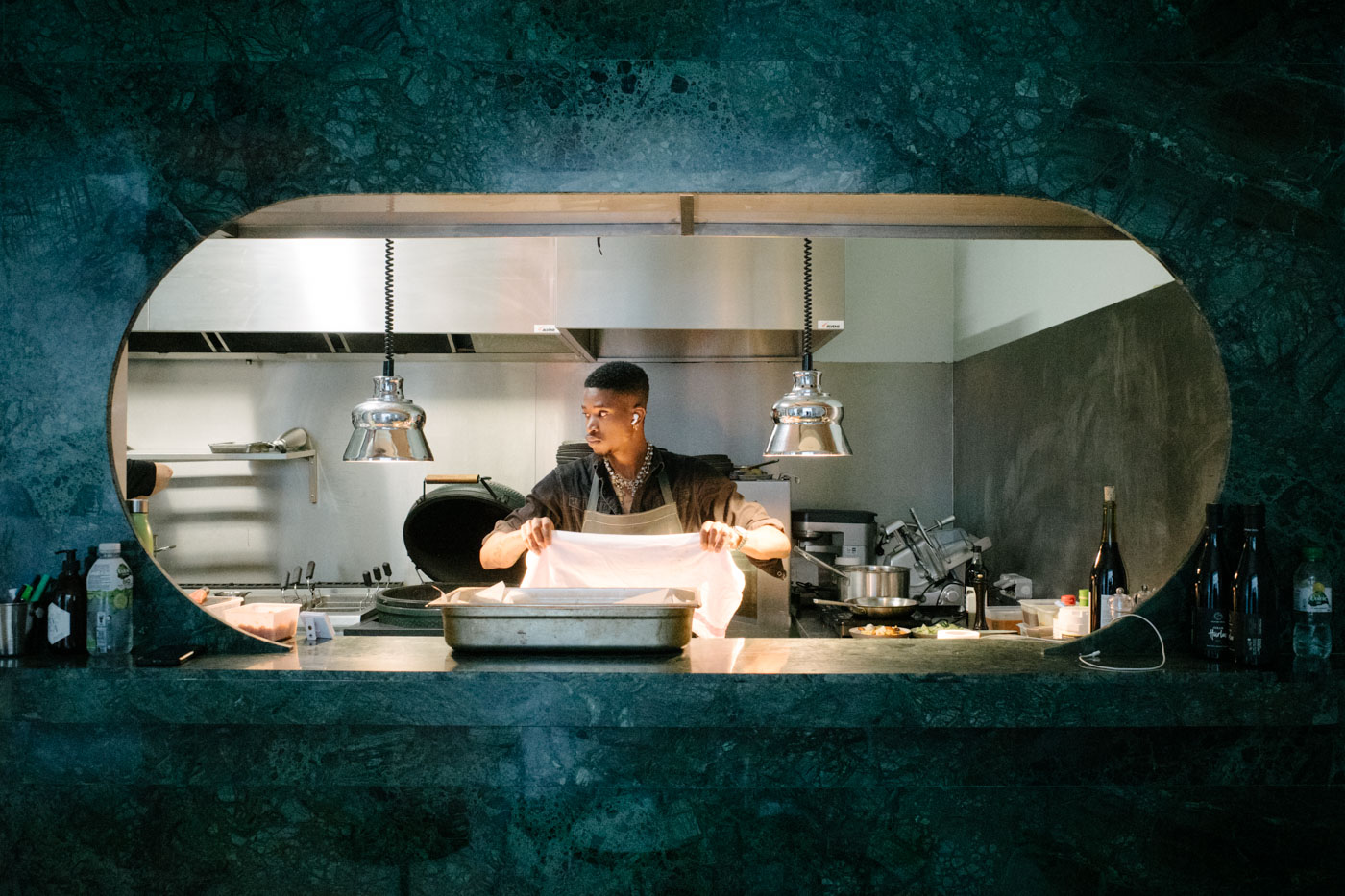 DH24 SALES CE Paris Travelpro 06