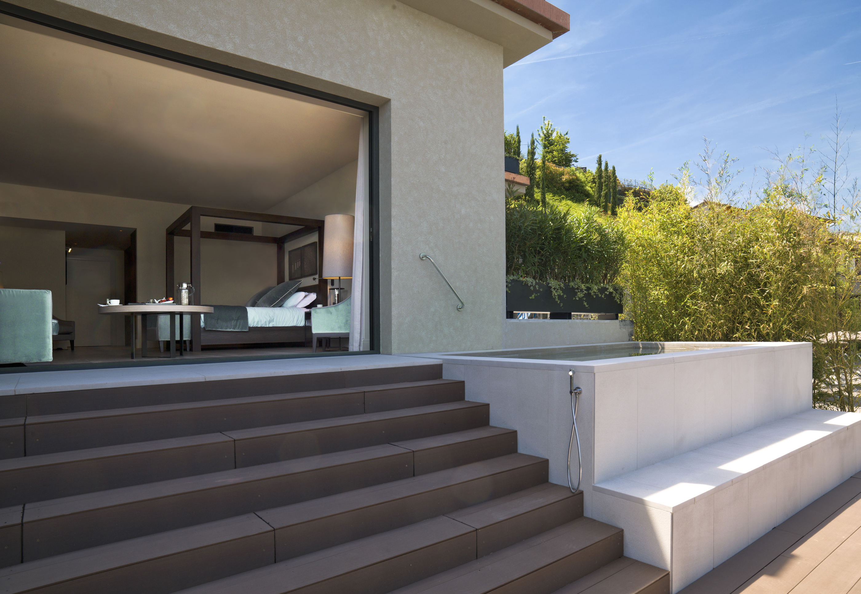 G 15 Filario Hotel And Residences