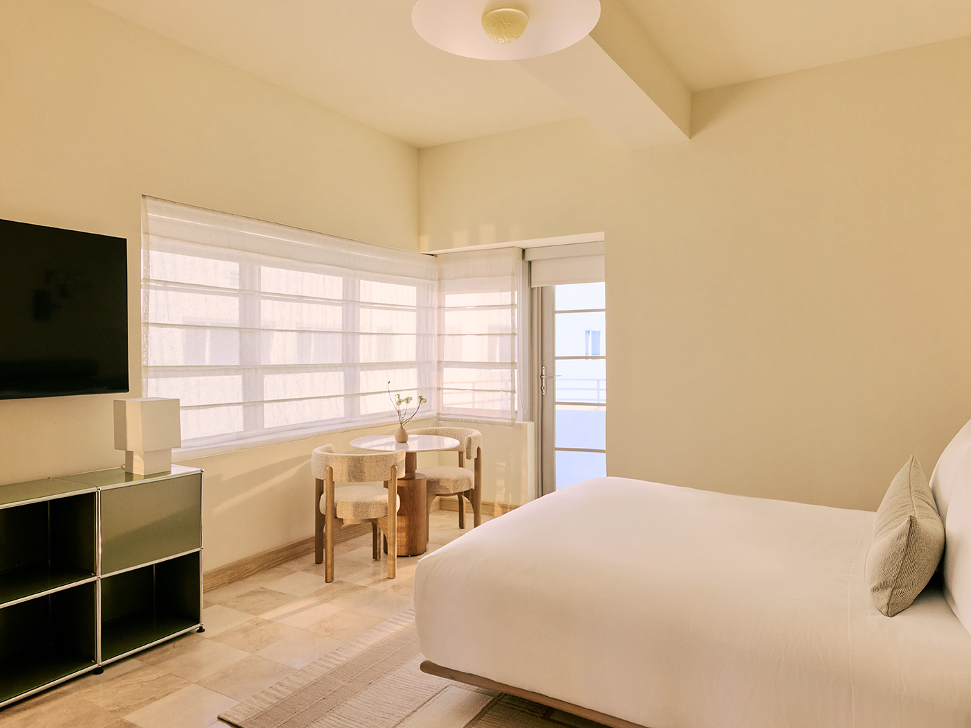 Shelborne By Proper Partial Oceanview King Balcony R V2 02