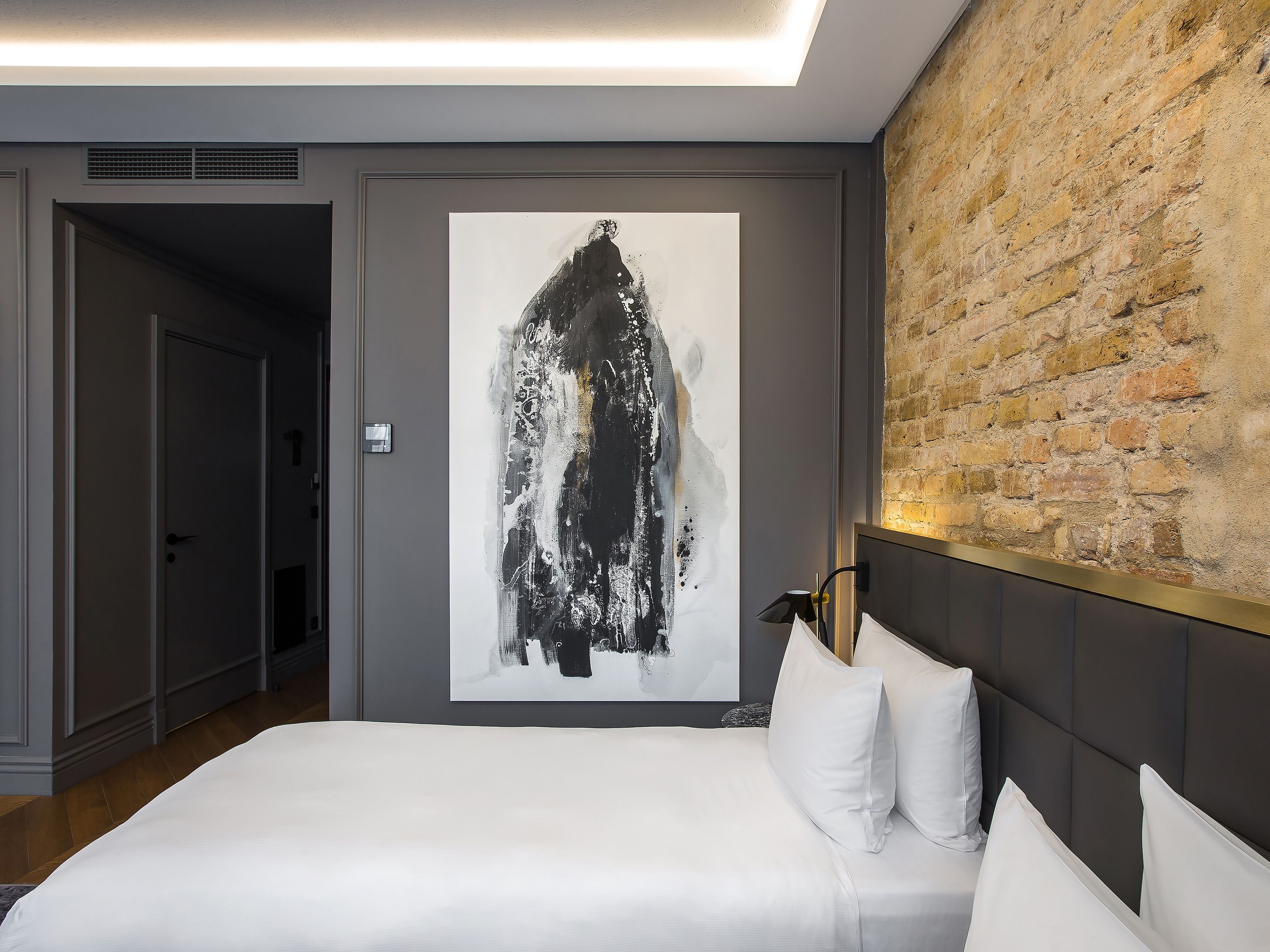 Artist's Studio Twin, Hotel Pacai