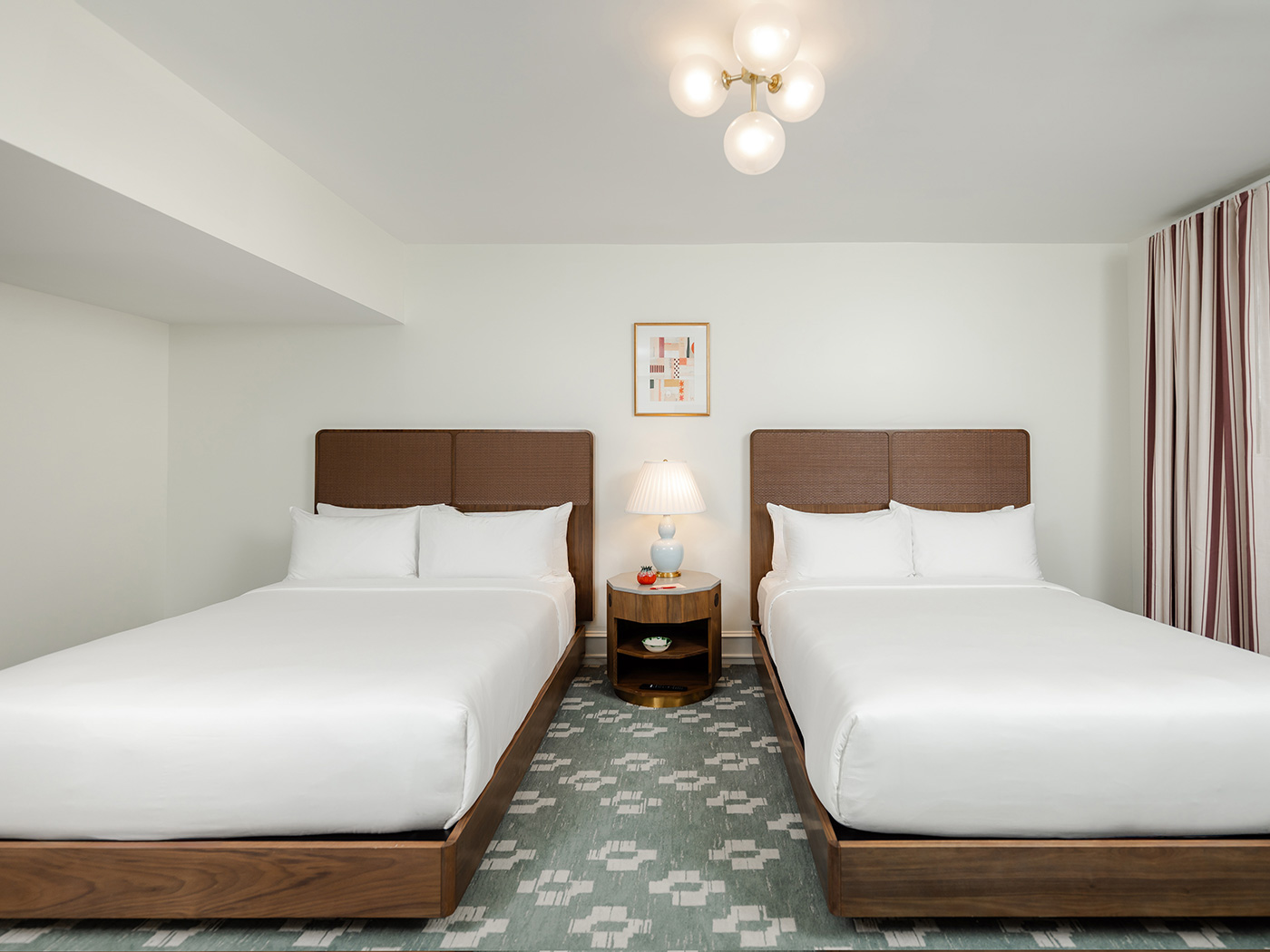 Hotel Granada Two Queens Guestroom R 01