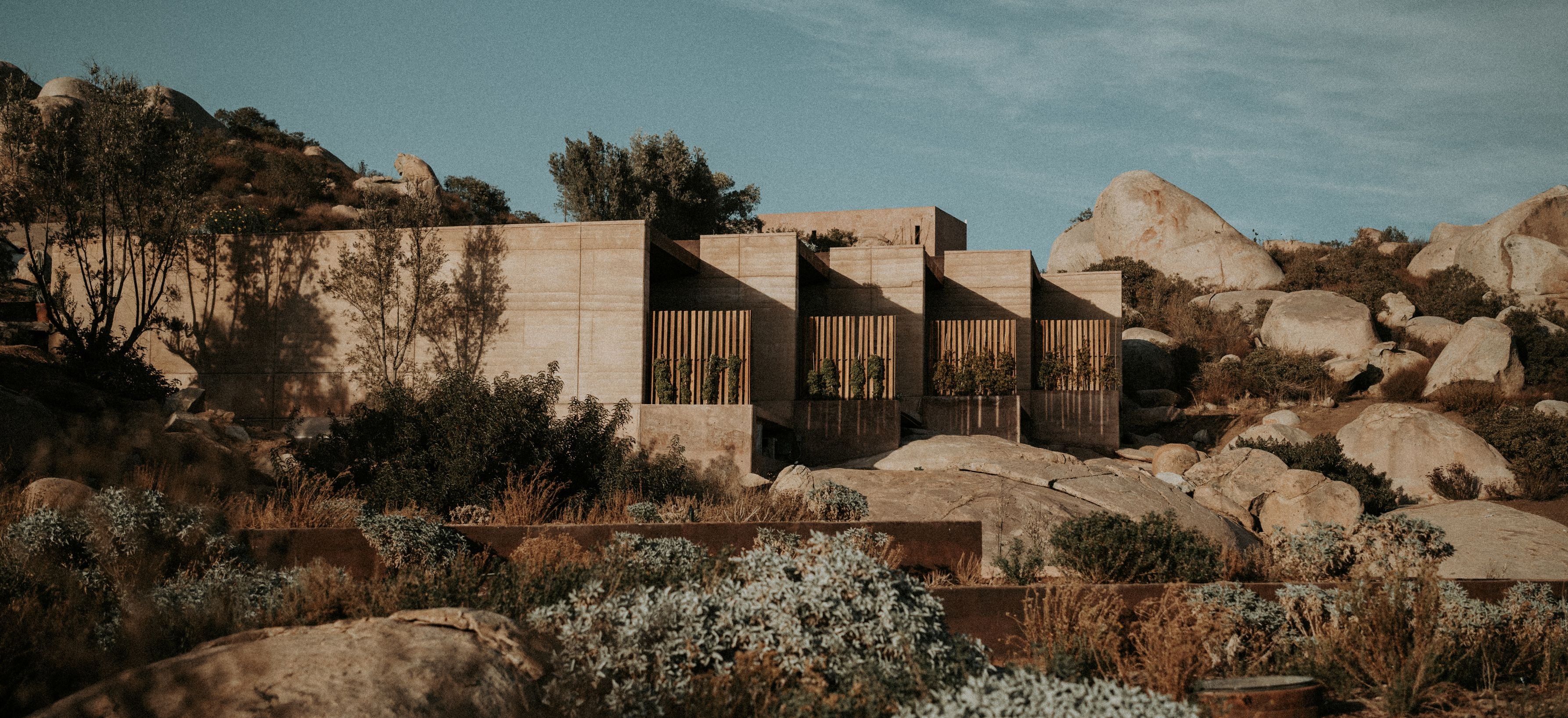 DH26 KV Theme New Hotels Mira Earth