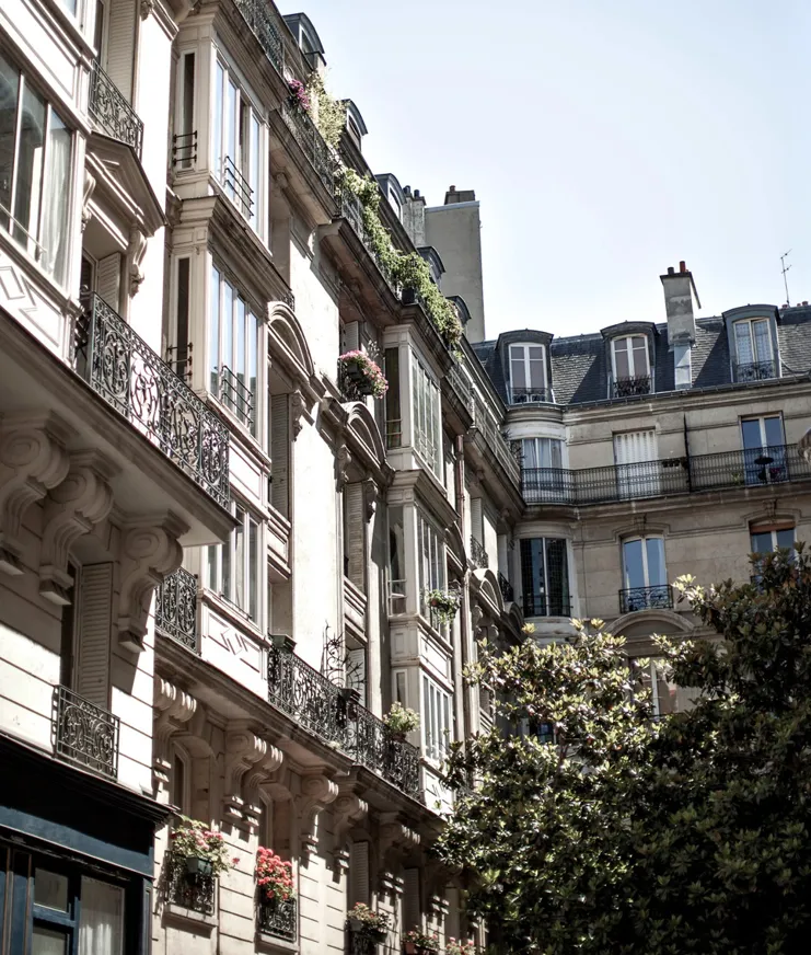 16 Destination Paris Facade