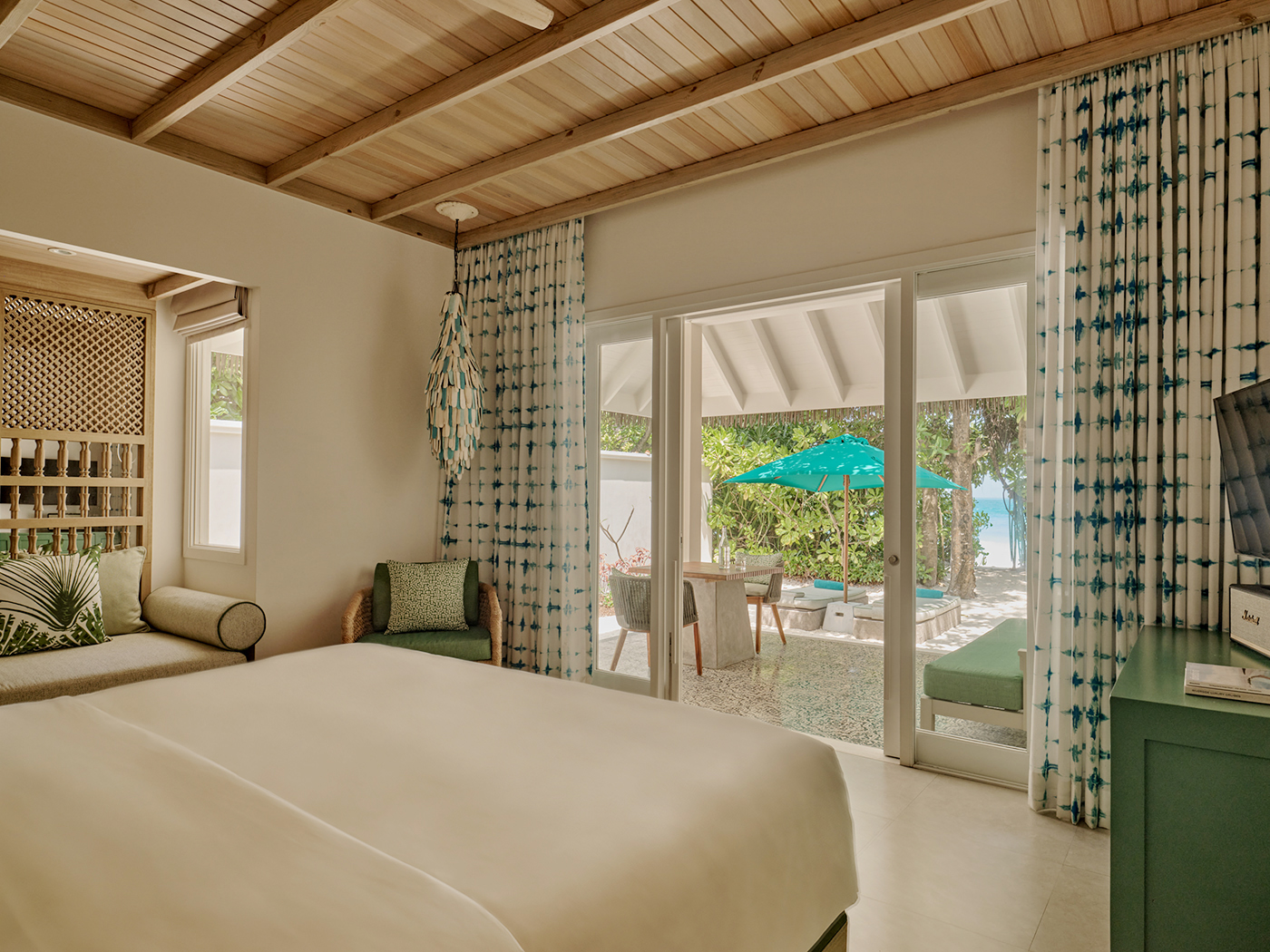 Seaside Finolhu Beach Villa V2 R 01