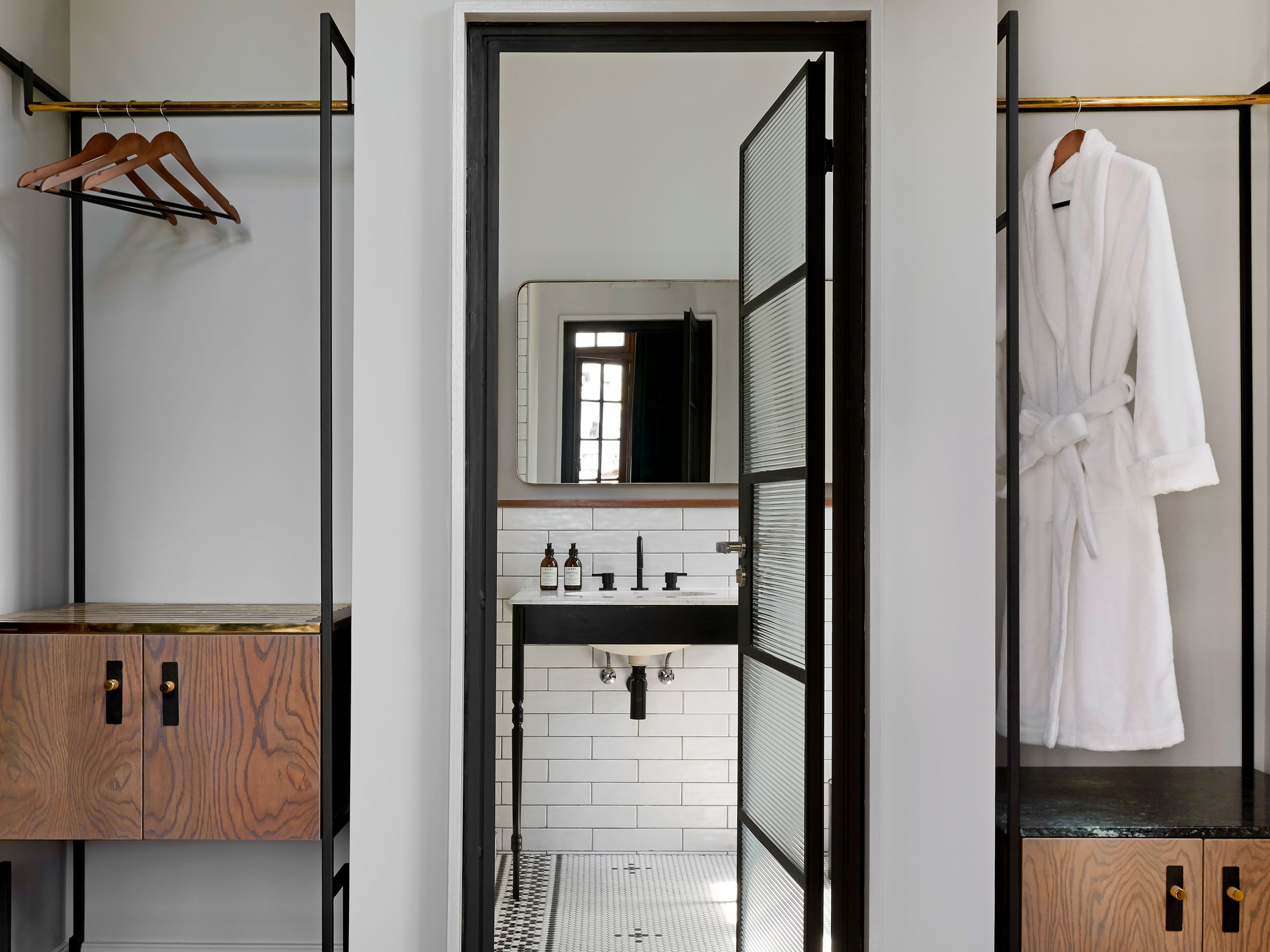 Two Bedroom Suite, Gorgeous George