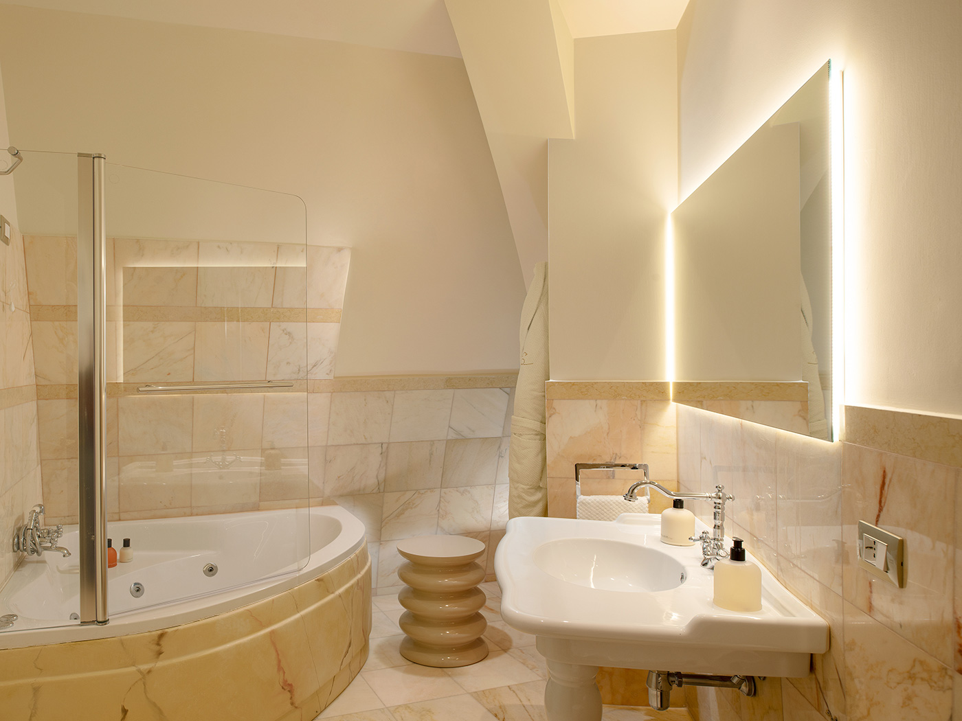 Elizabeth Unique Apartment Fides R 12