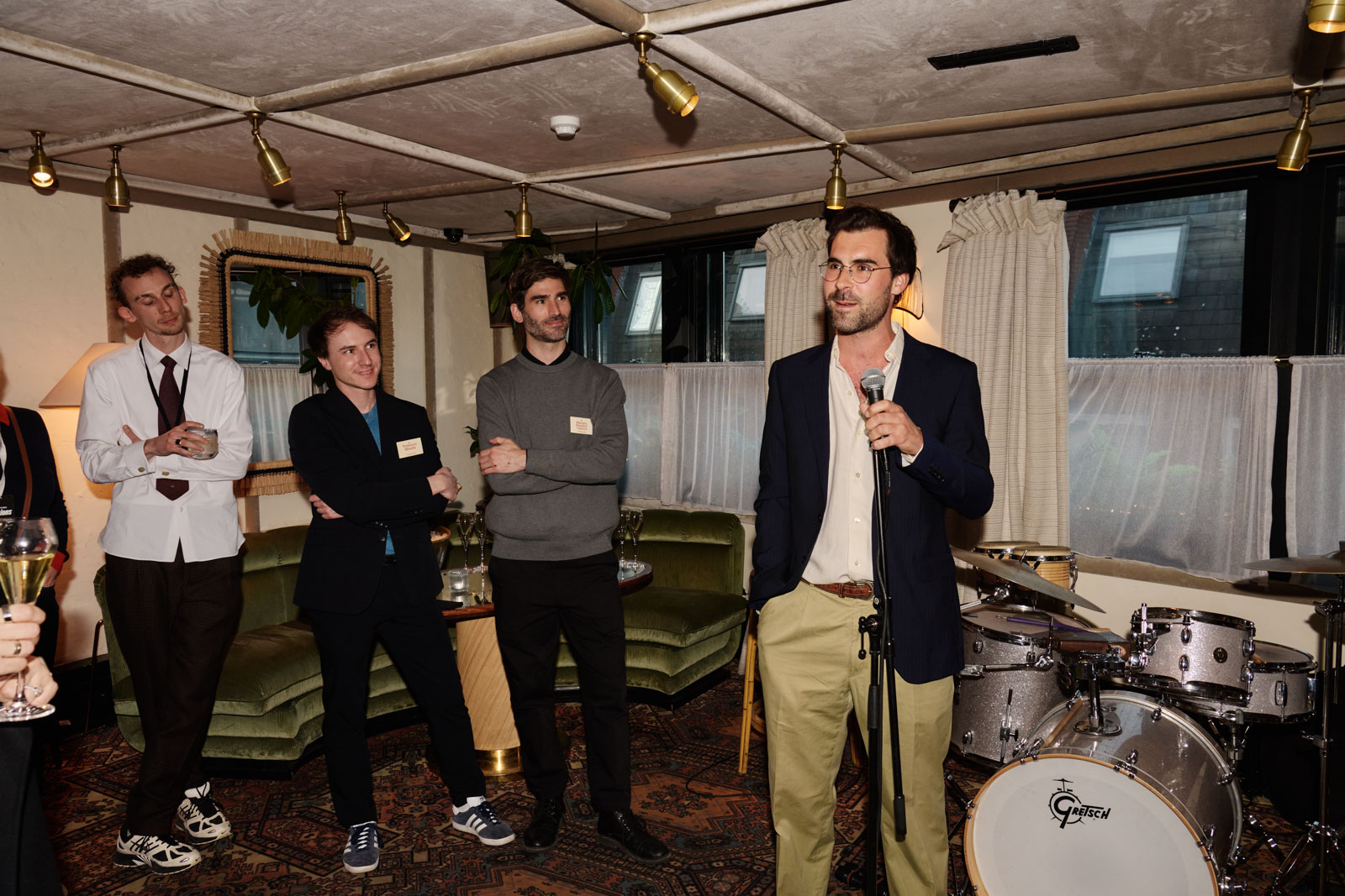 DH24 SALES London S 33