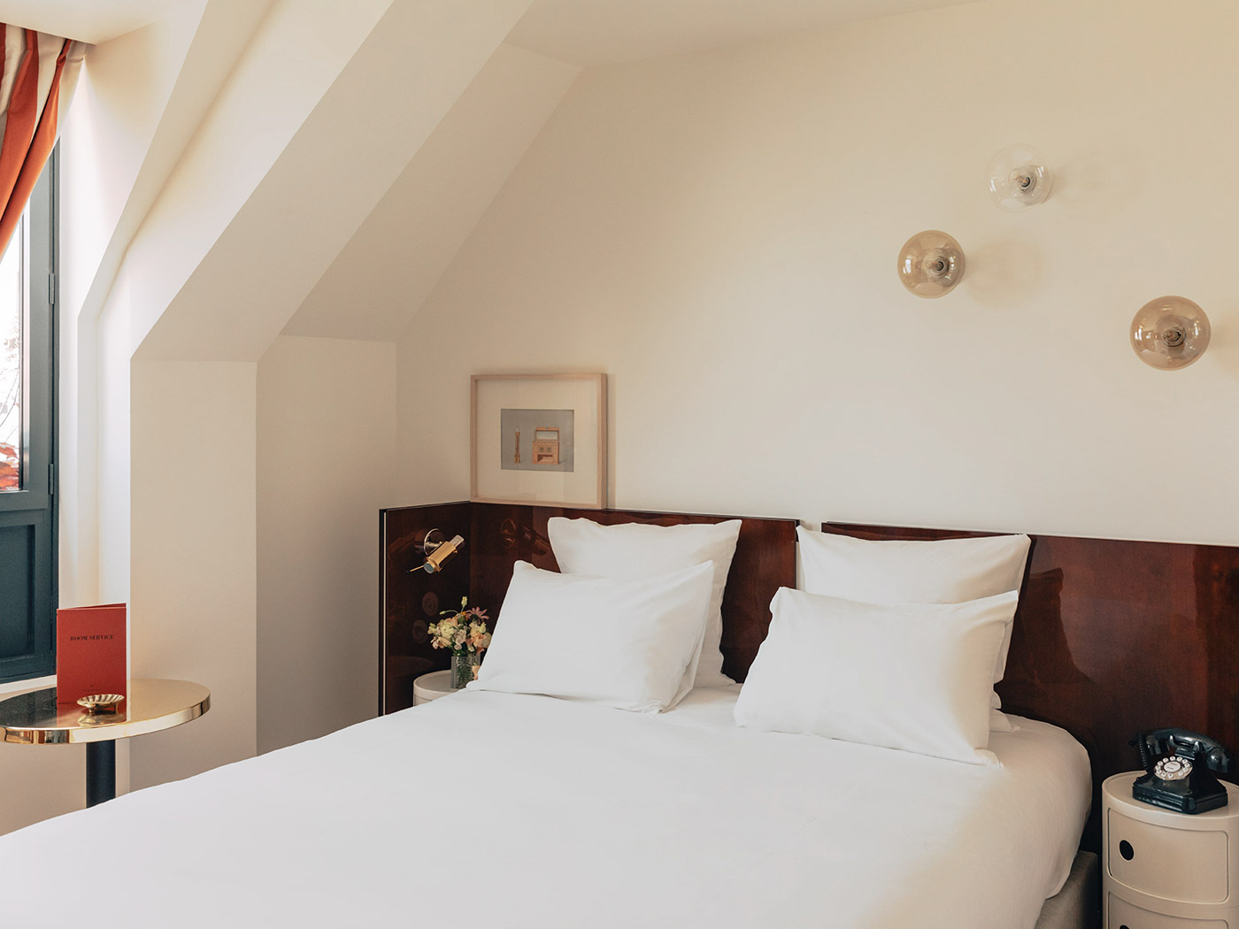 Hotel Wallace Riviera Superior Room Eiffel View R 01