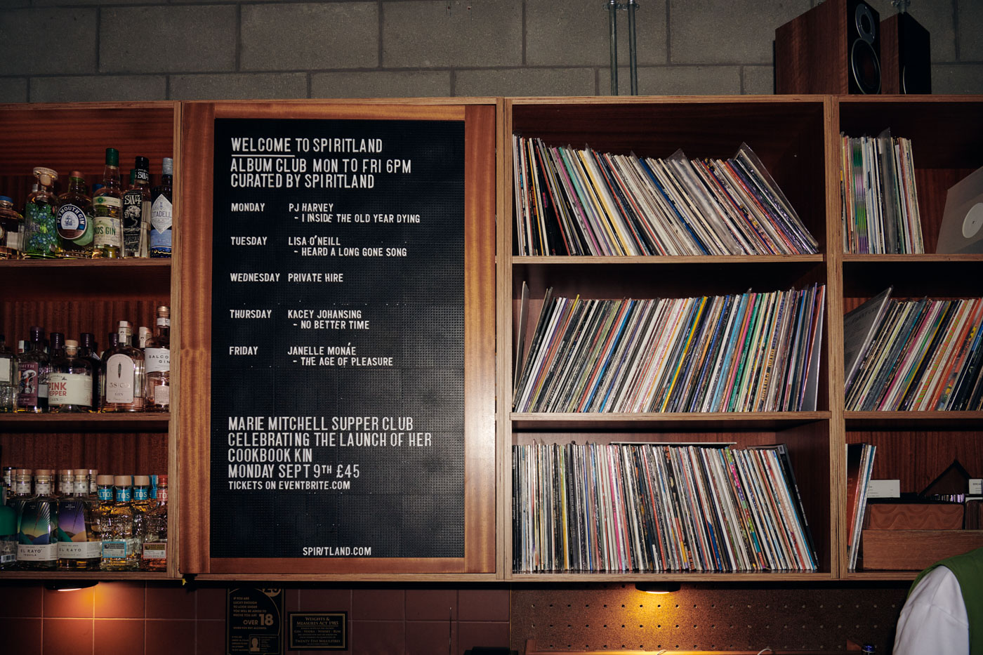 DH24 CE London Travelpro 24