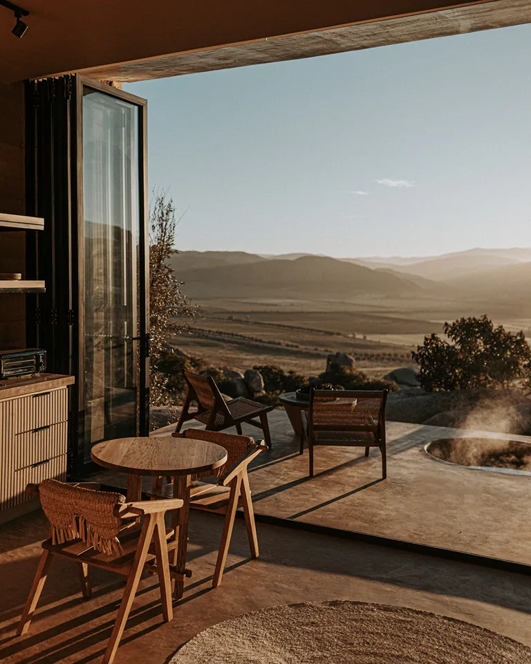 T Generic 04 Mira Earth Studios Mexico