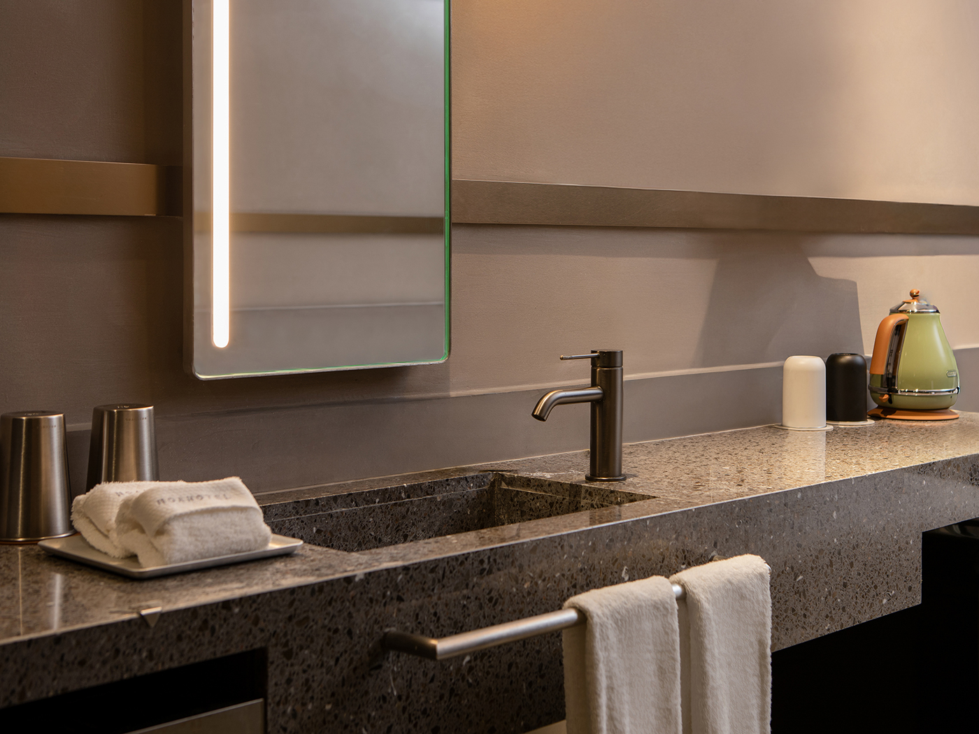 Noashenzen Creative Home Twin Room R 04