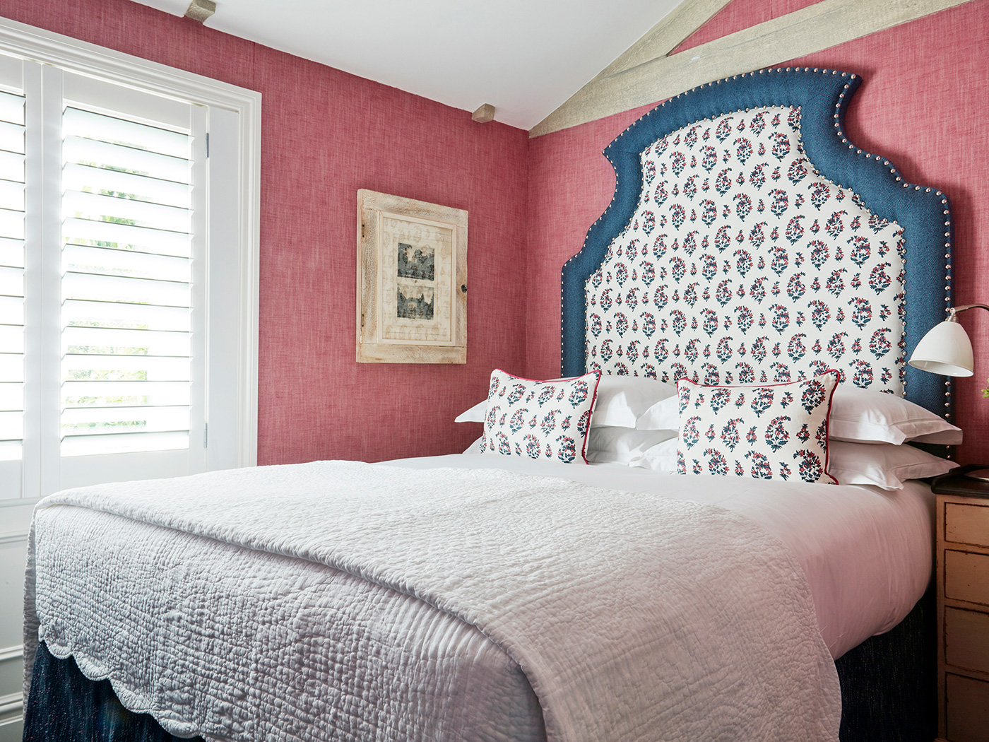 Number Sixteen Queen Room R V2 01