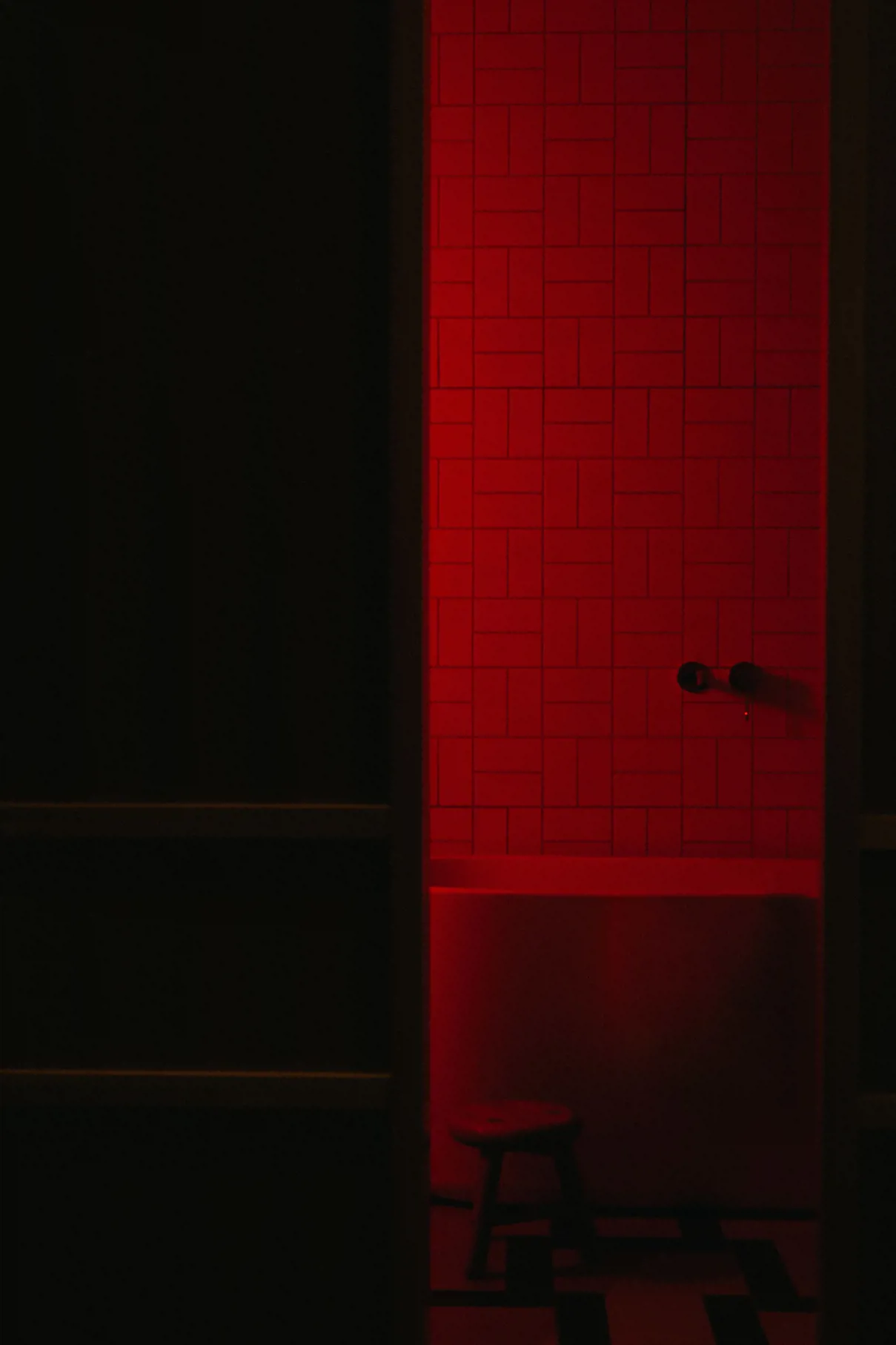 1457 K5 Bathroom Red