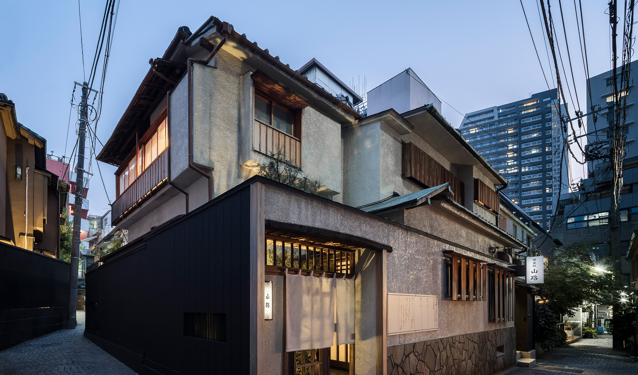 G 02 Trunk House
