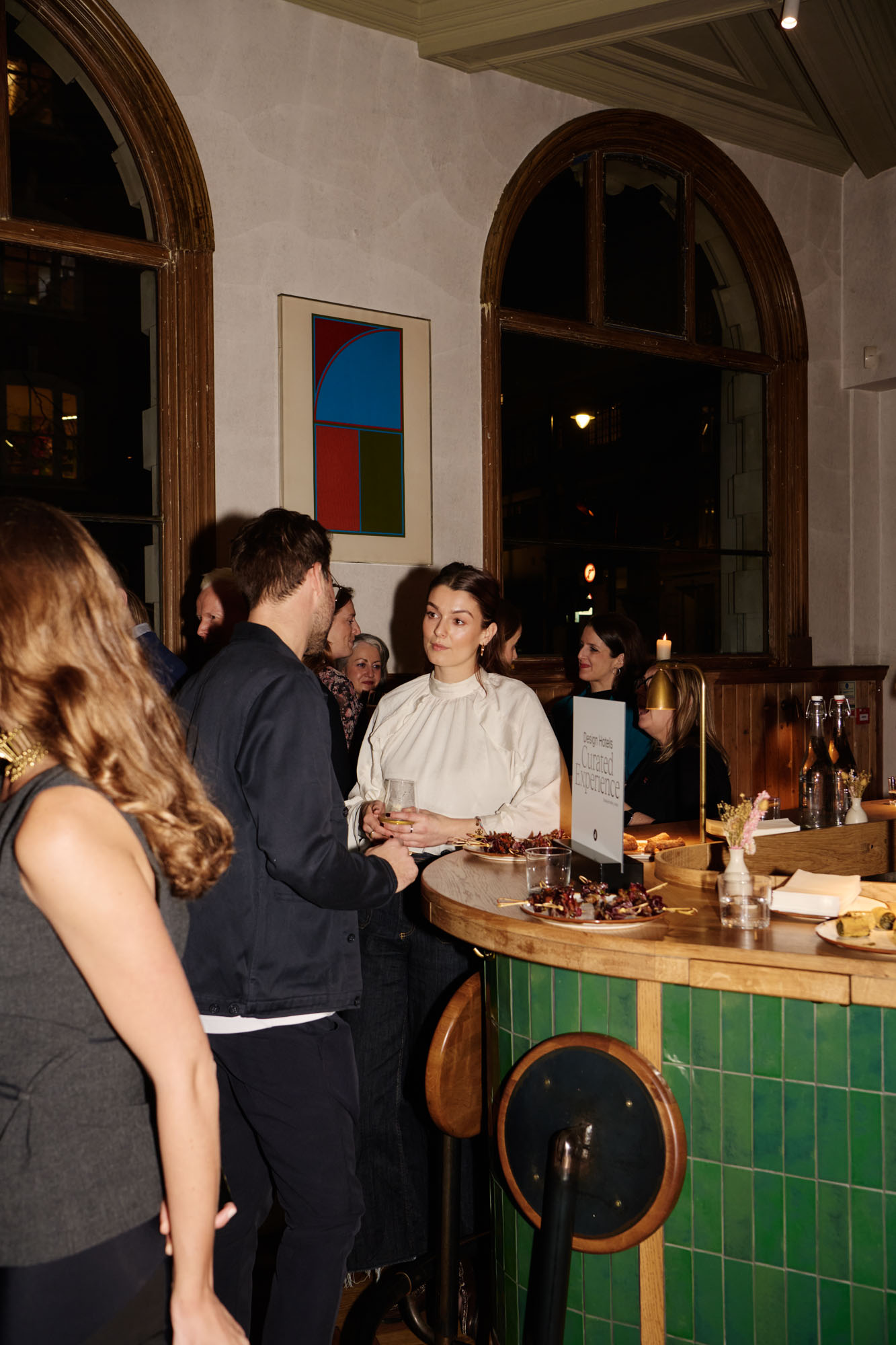 DH SALES25 CE London1