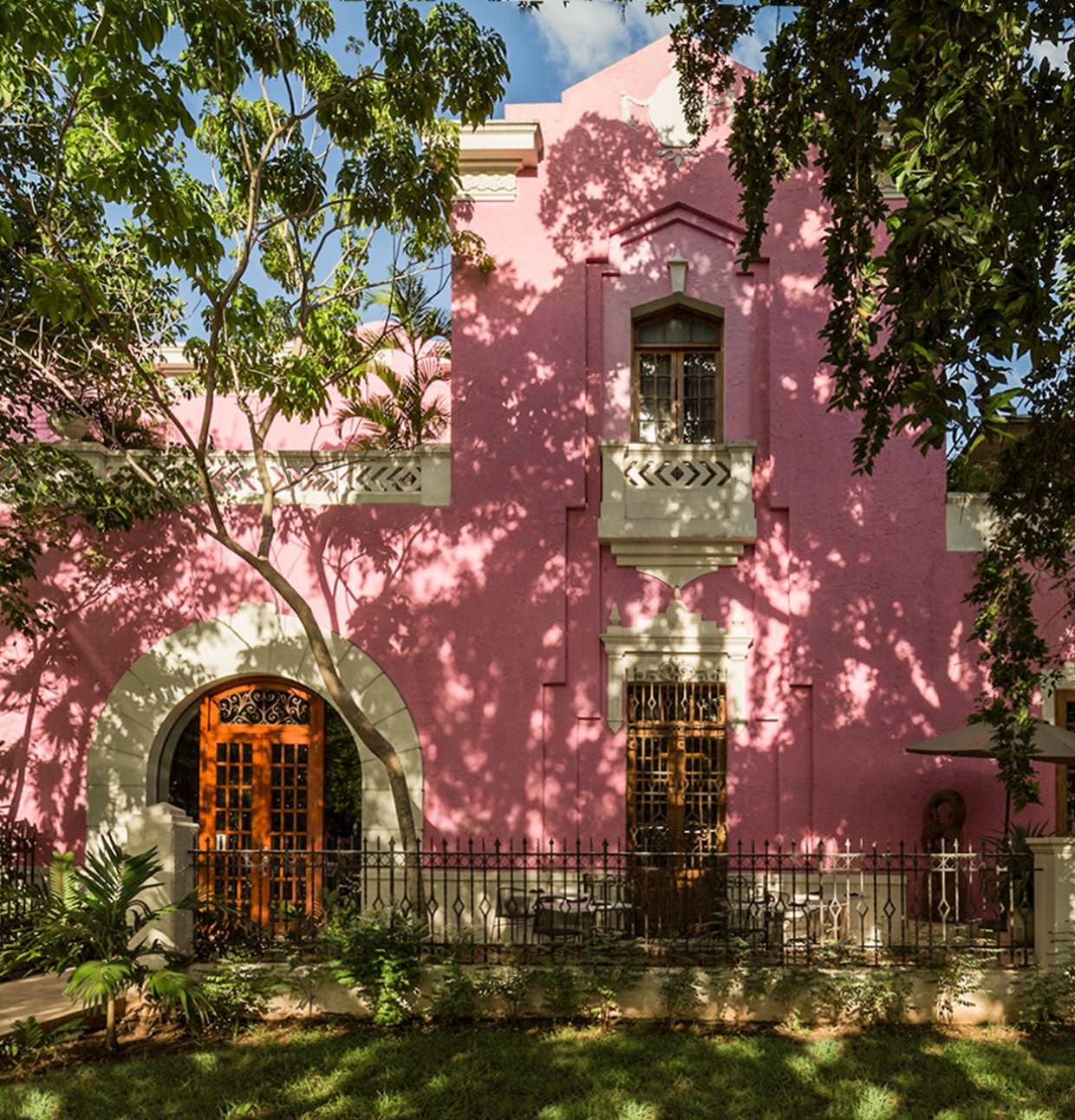 Rosas And Xocolate Architecture