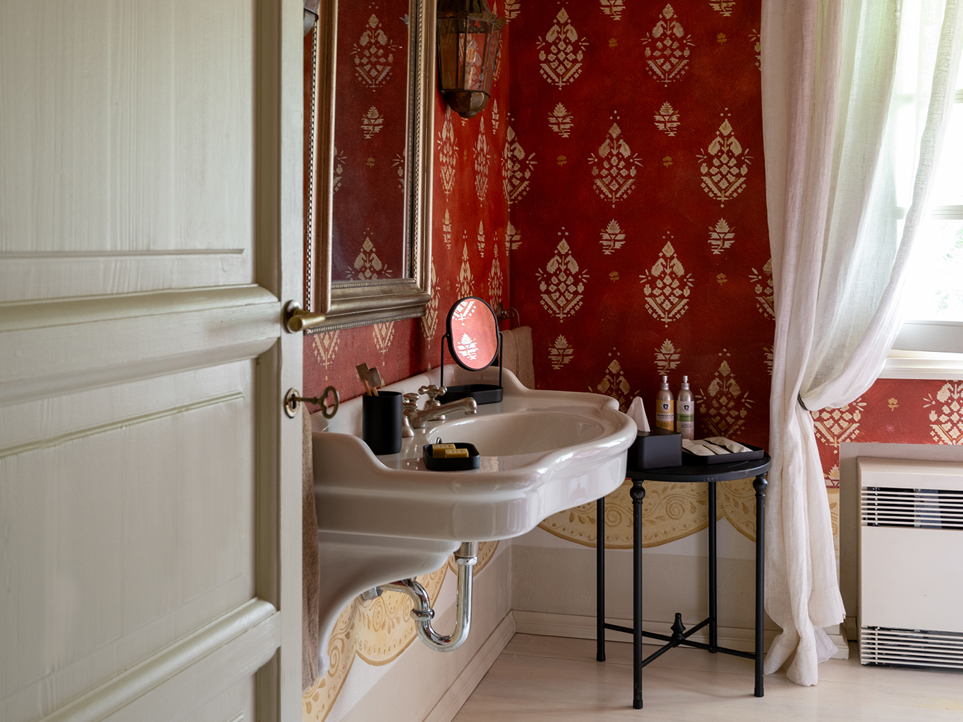 Elizabeth Country House Initiale R 07