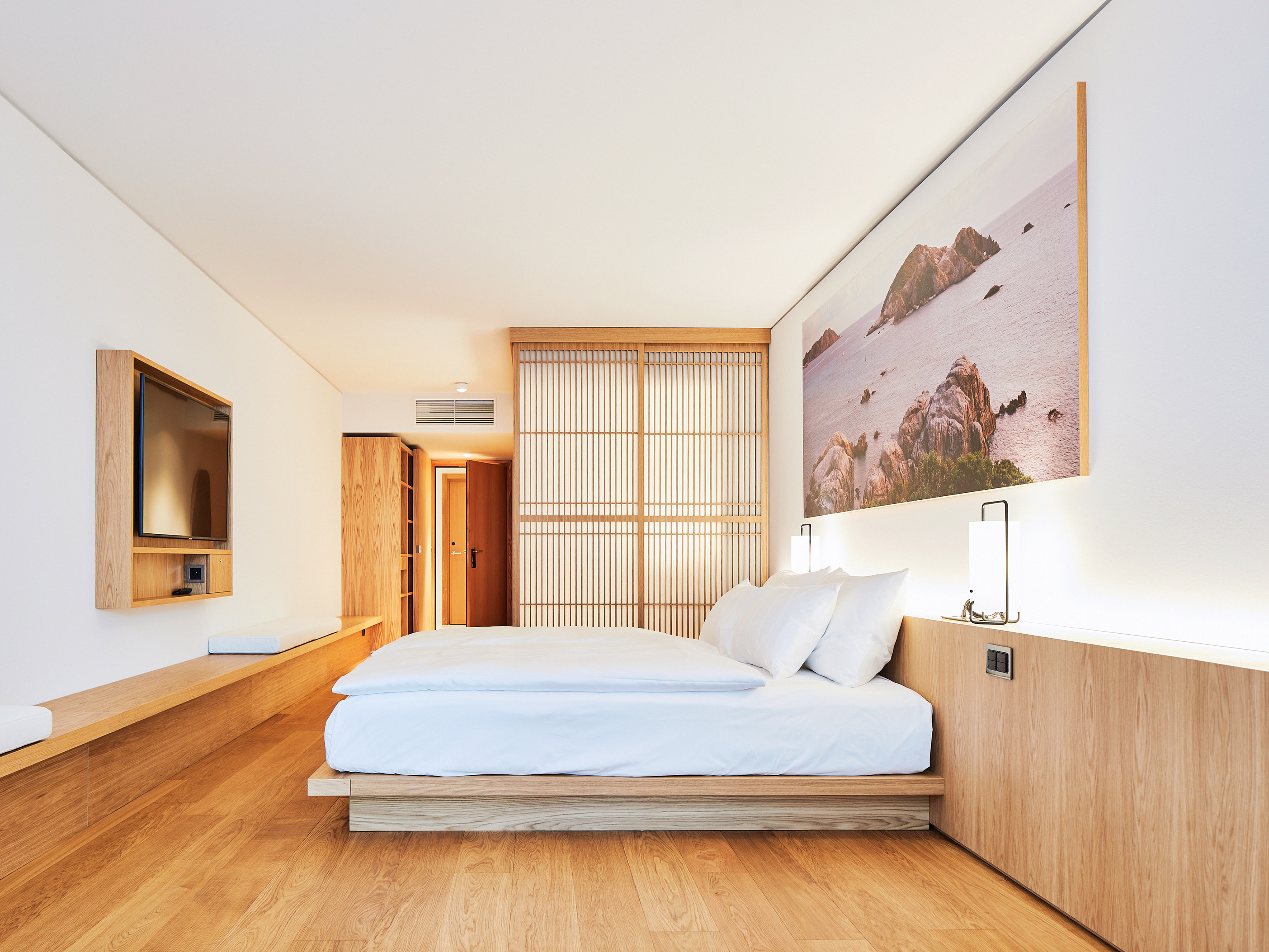 Art House Basel Large Junior Suite R 03