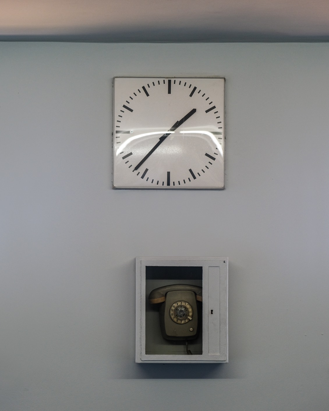 10 Berlin Le Corbusier Building Interior 2