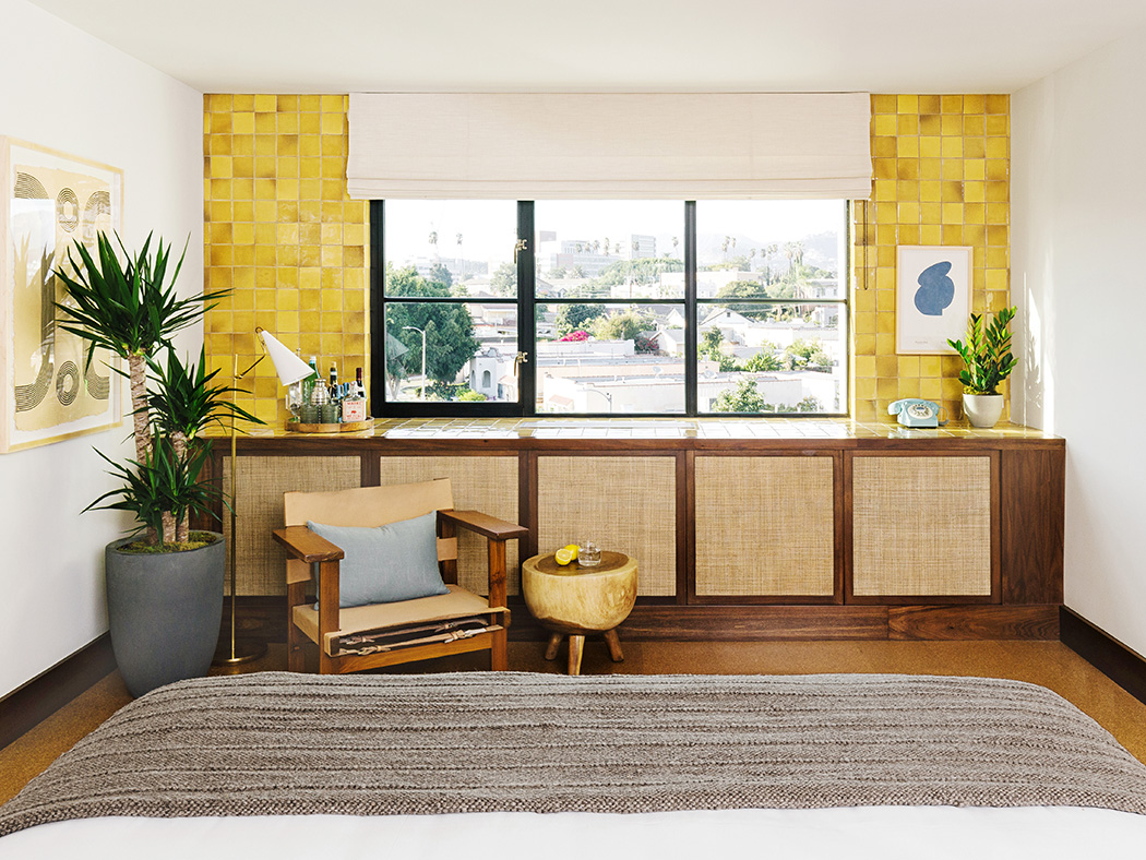 Silver Lake Pool Inn Deluxe King ADA R 02