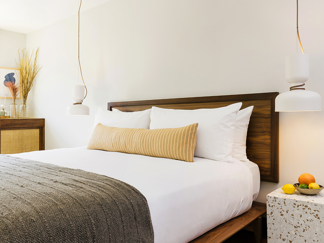 Silver Lake Pool Inn King Suite R 04
