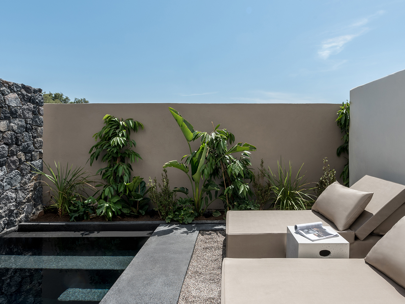 Istoria Tarina Suite R 01