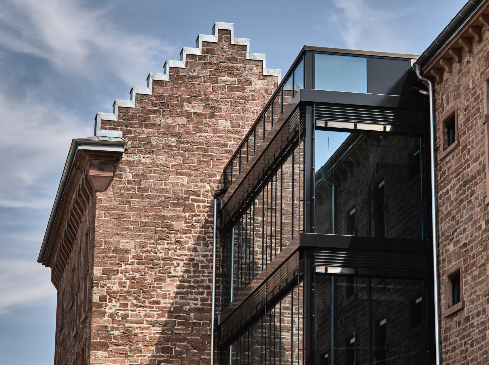 002 Hotel Liberty Facade