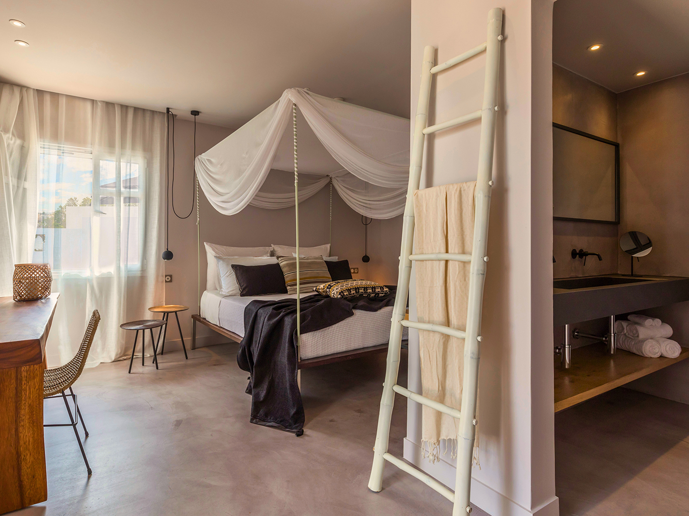 Minos Beach Three Bedroom Waterfront Villa With Private Pool R 09