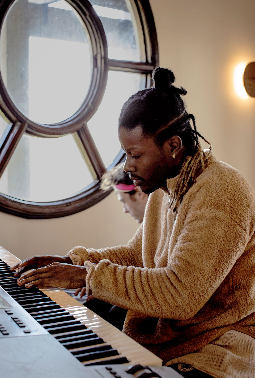 5Cf1175ab2a819c6089acfd8 Jesse Boykins 002