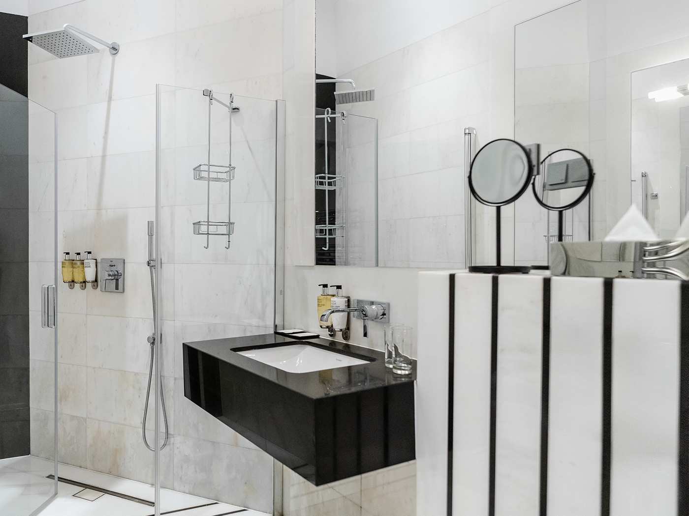 H15 Boutique Hotel Luxury Suite R V3 09