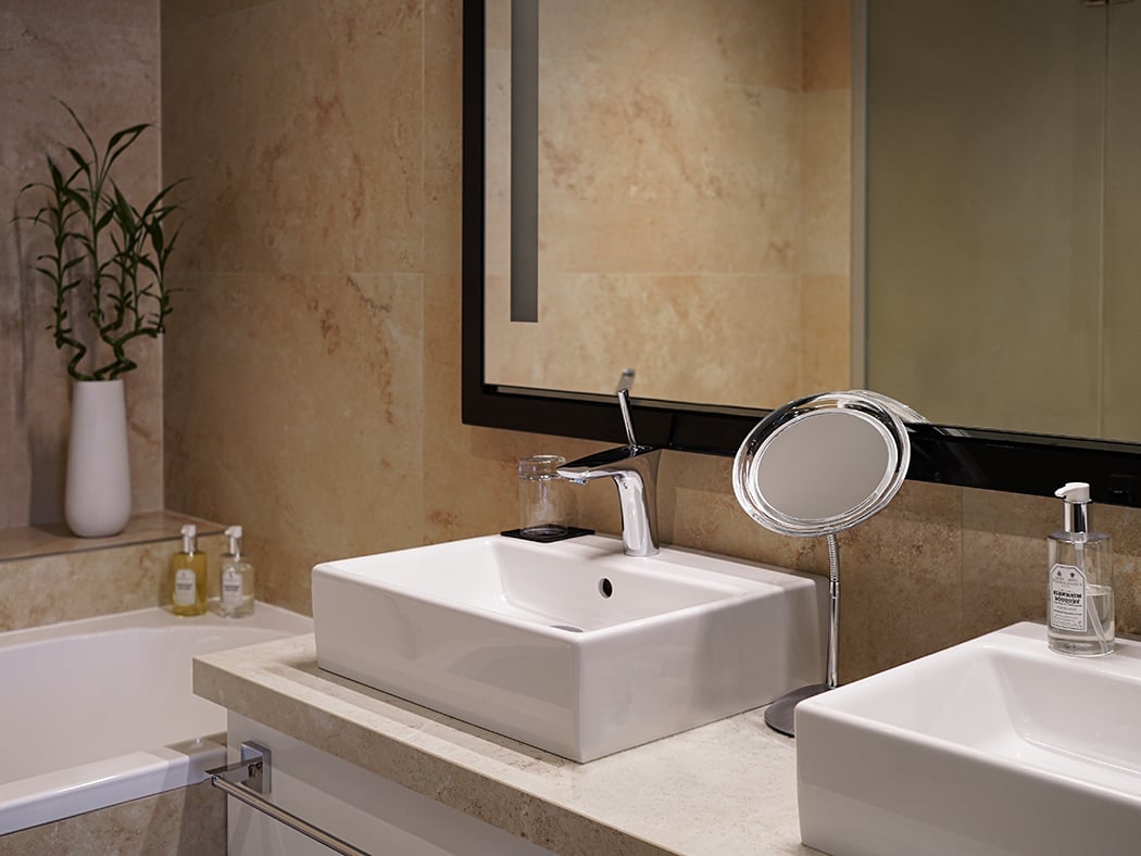 11 Mirrors Signature Premium Room V3 R 08