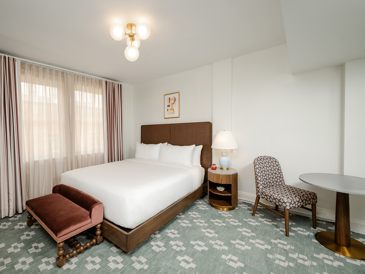 Hotel Granada Deluxe King Guestroom R 03