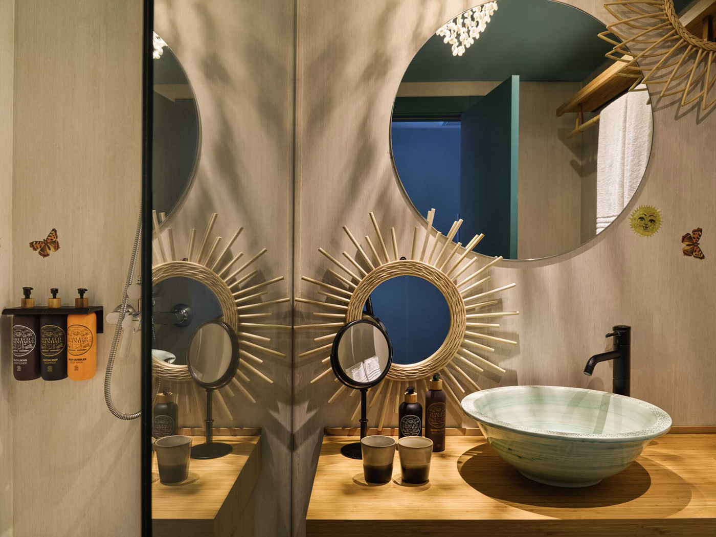 Bikini Island Poolside Room R V3 07