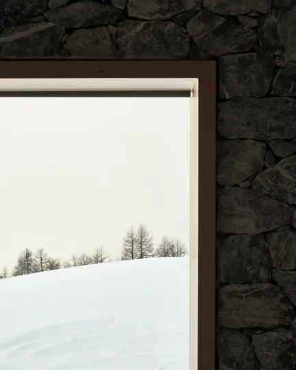 011 Chetzeron Window