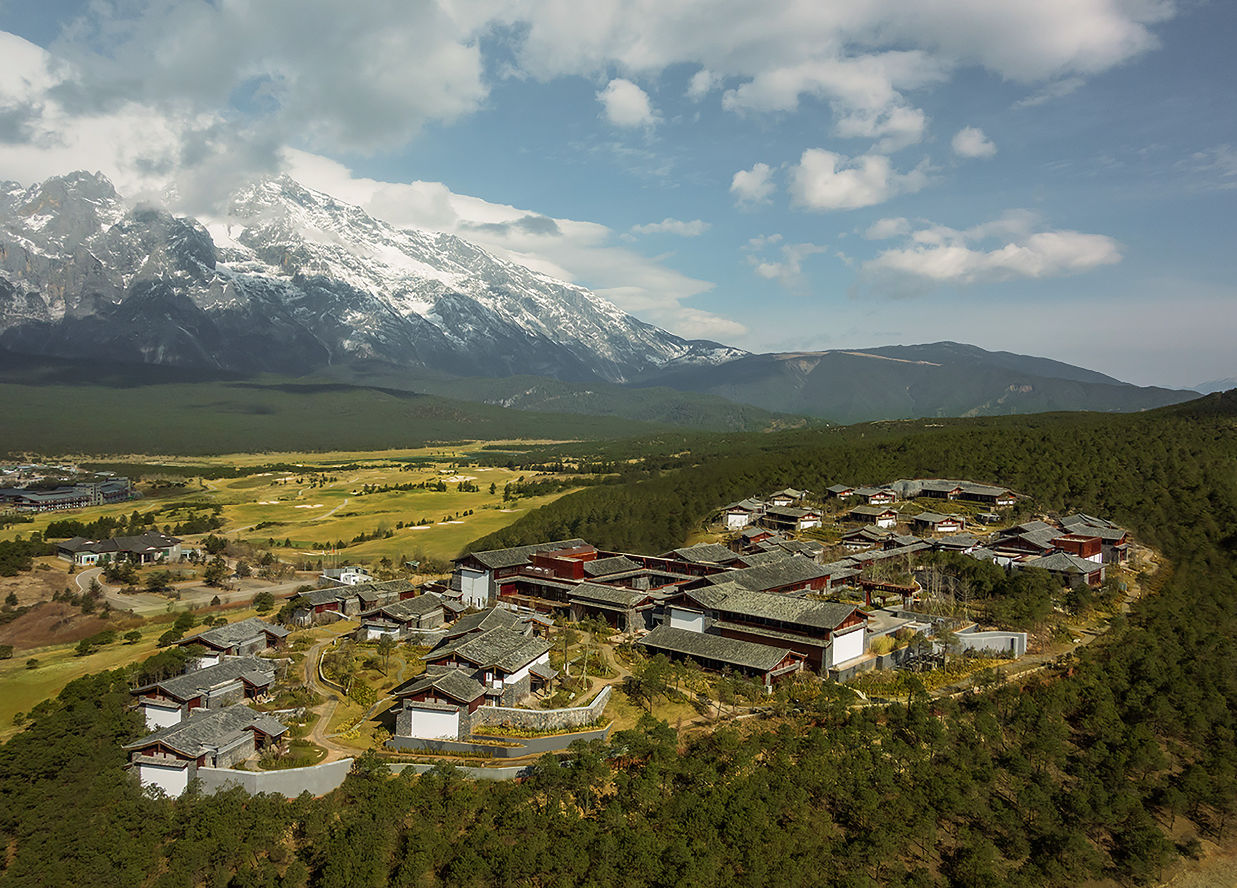 G 35 Jinmao Pureal Mountain Lijiang China