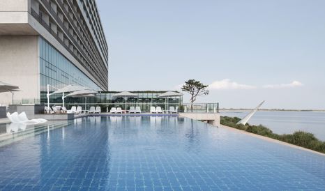 Nest Hotel Pool in Incheon