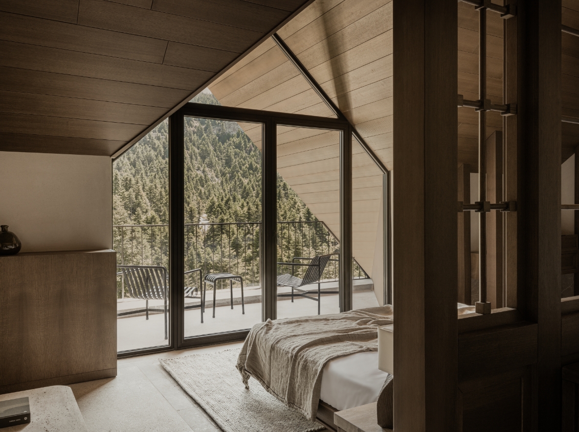03A Forest & Mountain Hotels